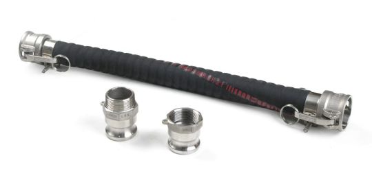 Przewód gWąż gumowy stanowiący połączenie rur w wymienniku ciepła w betonowym tunelu wiatrowymumowy do przesyłania piwa w browarach