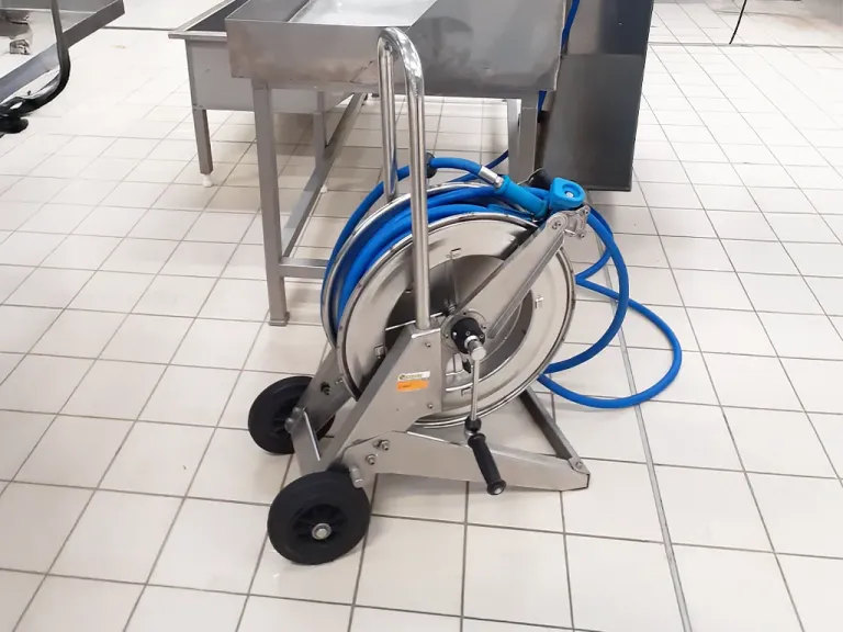 Hose Reel with Cleaning and Washing System for Food Industry Facilities (Mobile Trolley Set)